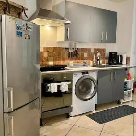 Appartamento Bright Center Flat With Terrace Nîmes
