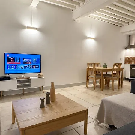 Bright Center Flat With Terrace Lägenhet